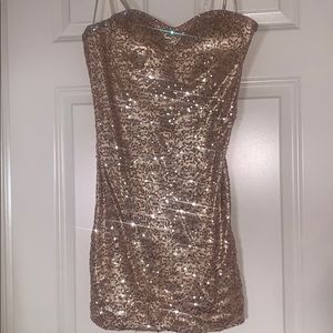 Gorgeous Peachy Pink dress with detachable skirt